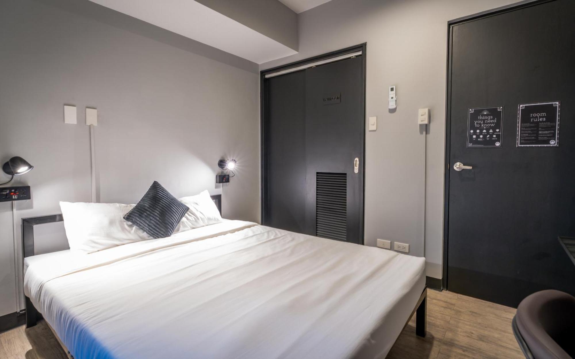 Albergue Mad Monkey Manila Makati City Exterior foto