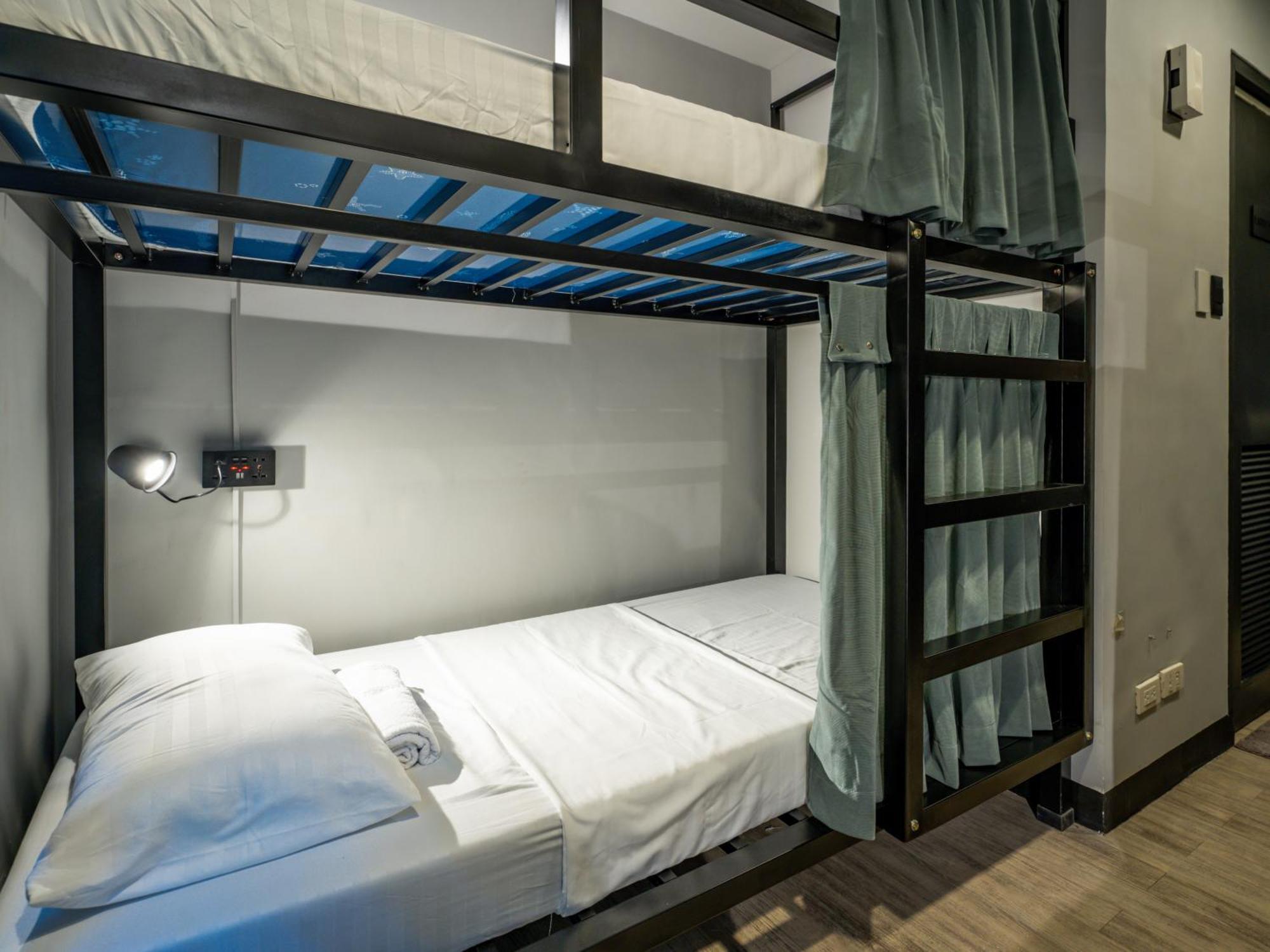 Albergue Mad Monkey Manila Makati City Exterior foto