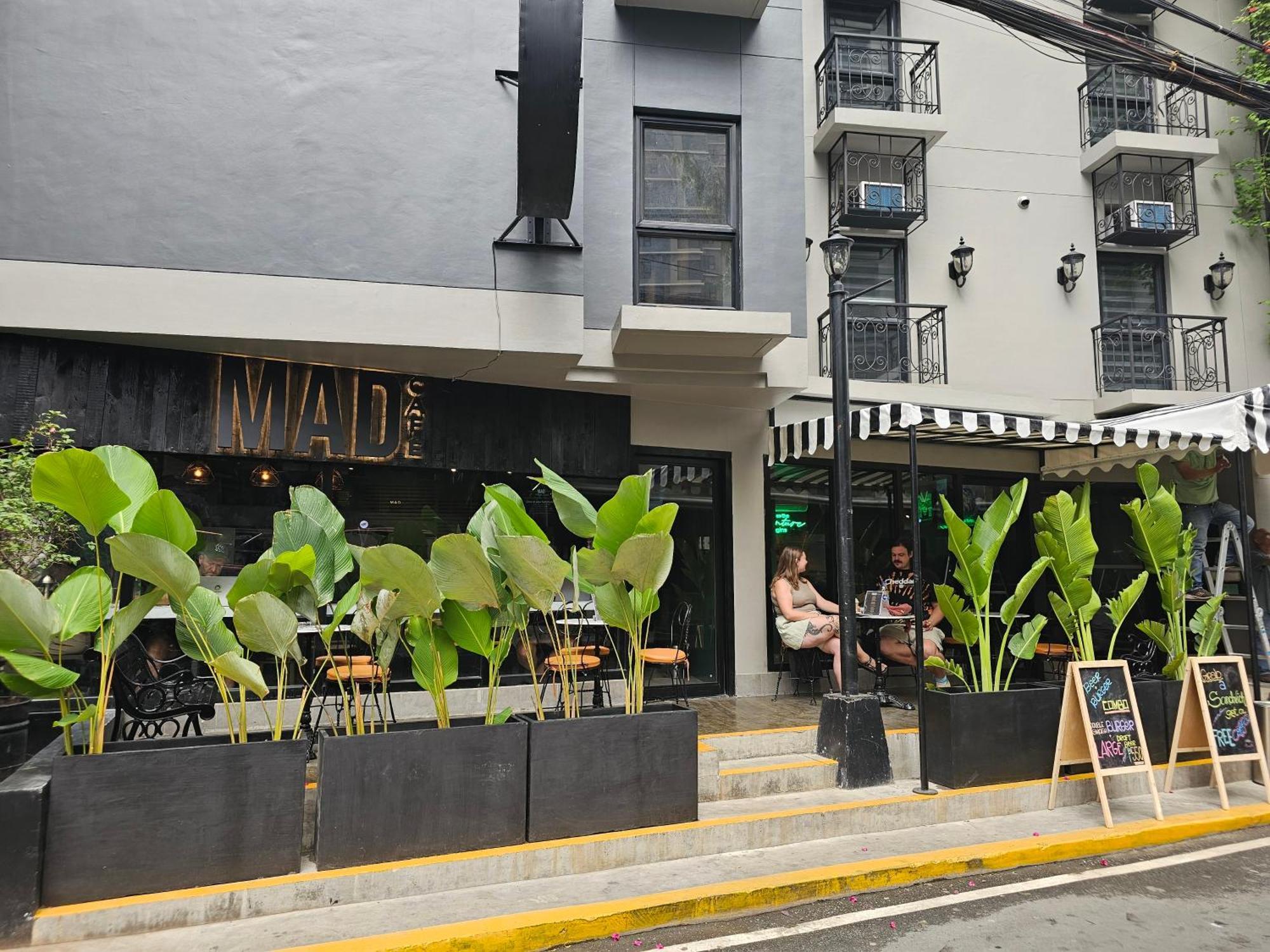 Albergue Mad Monkey Manila Makati City Exterior foto