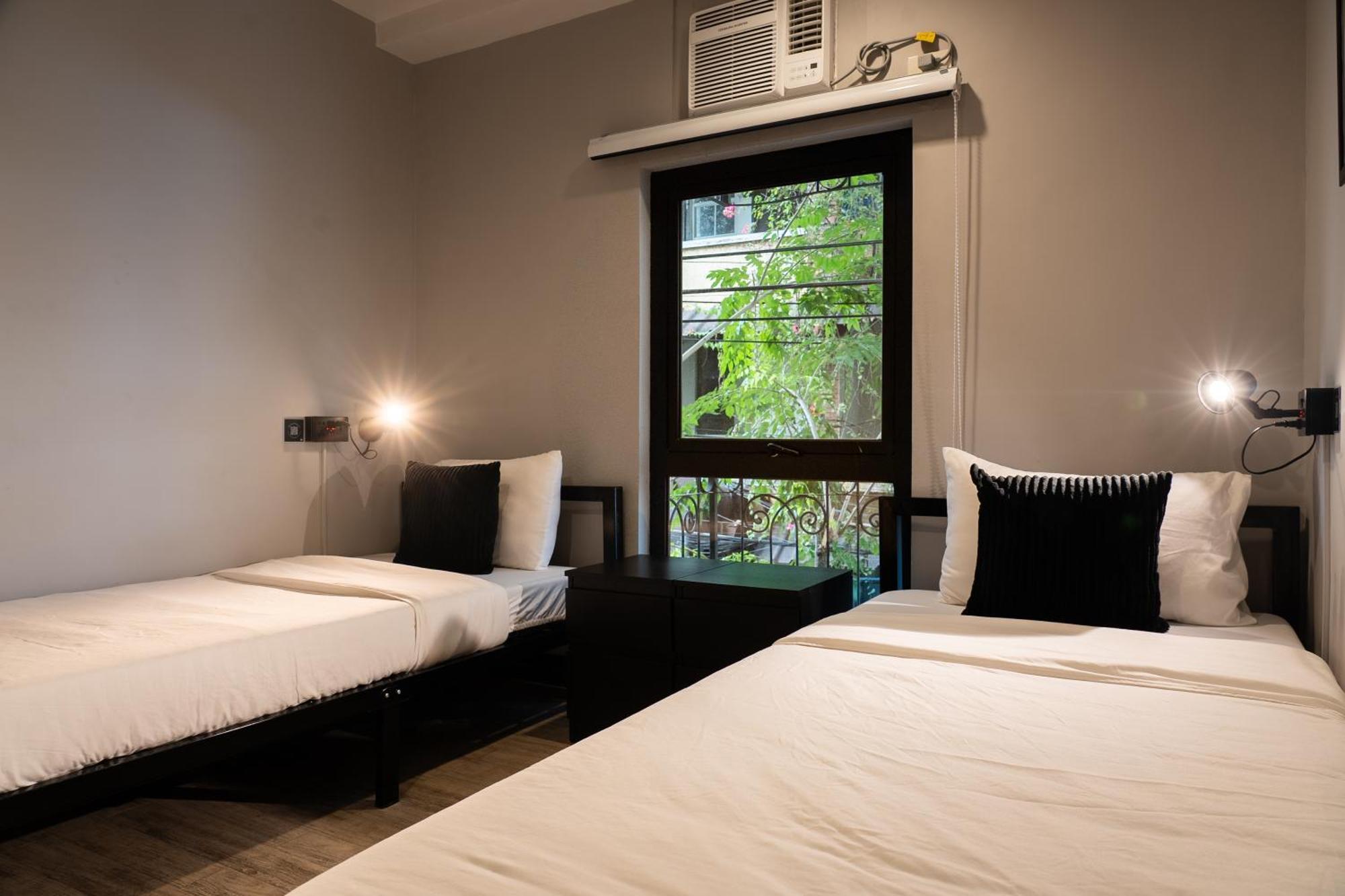 Albergue Mad Monkey Manila Makati City Exterior foto
