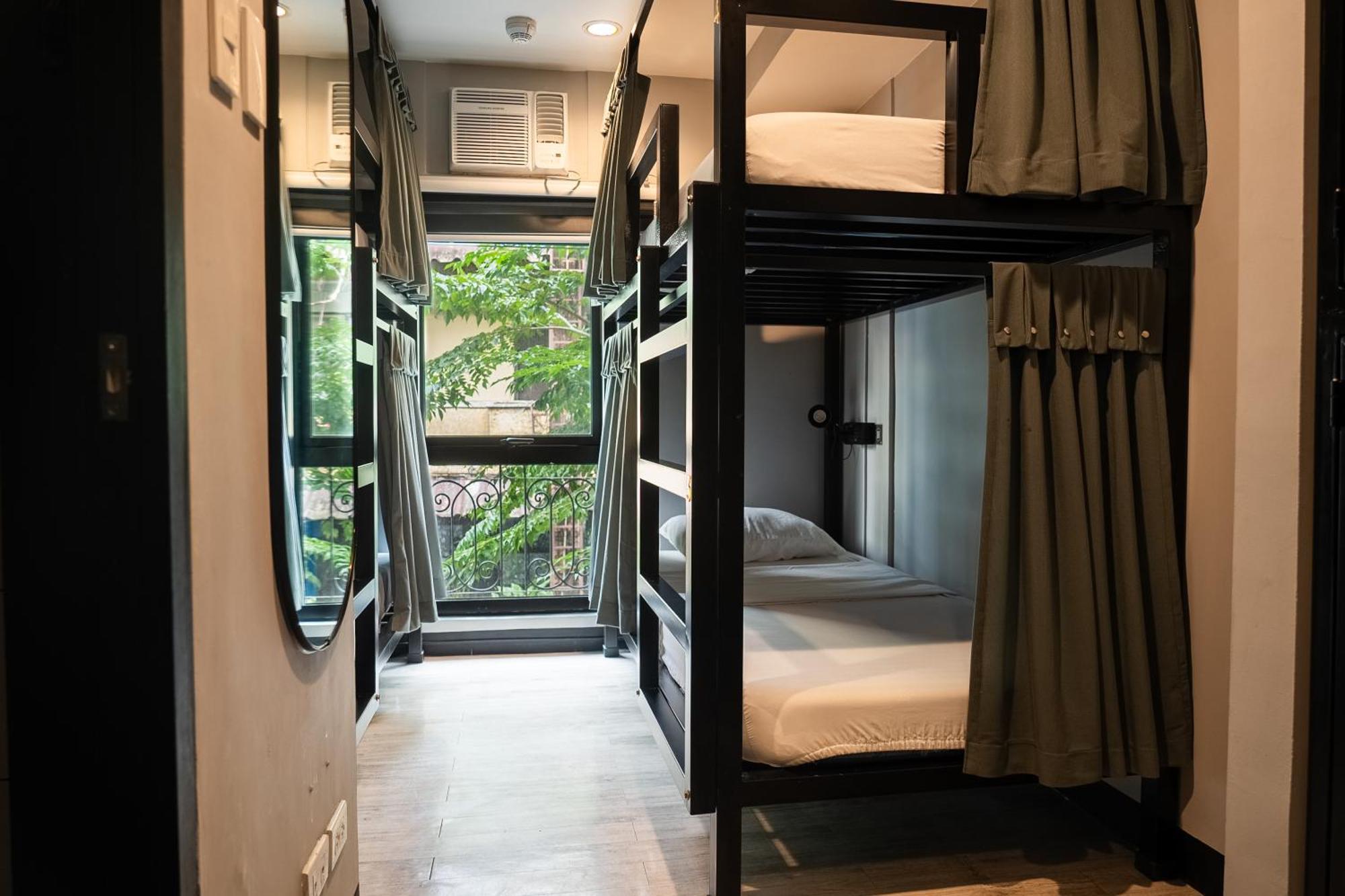 Albergue Mad Monkey Manila Makati City Exterior foto