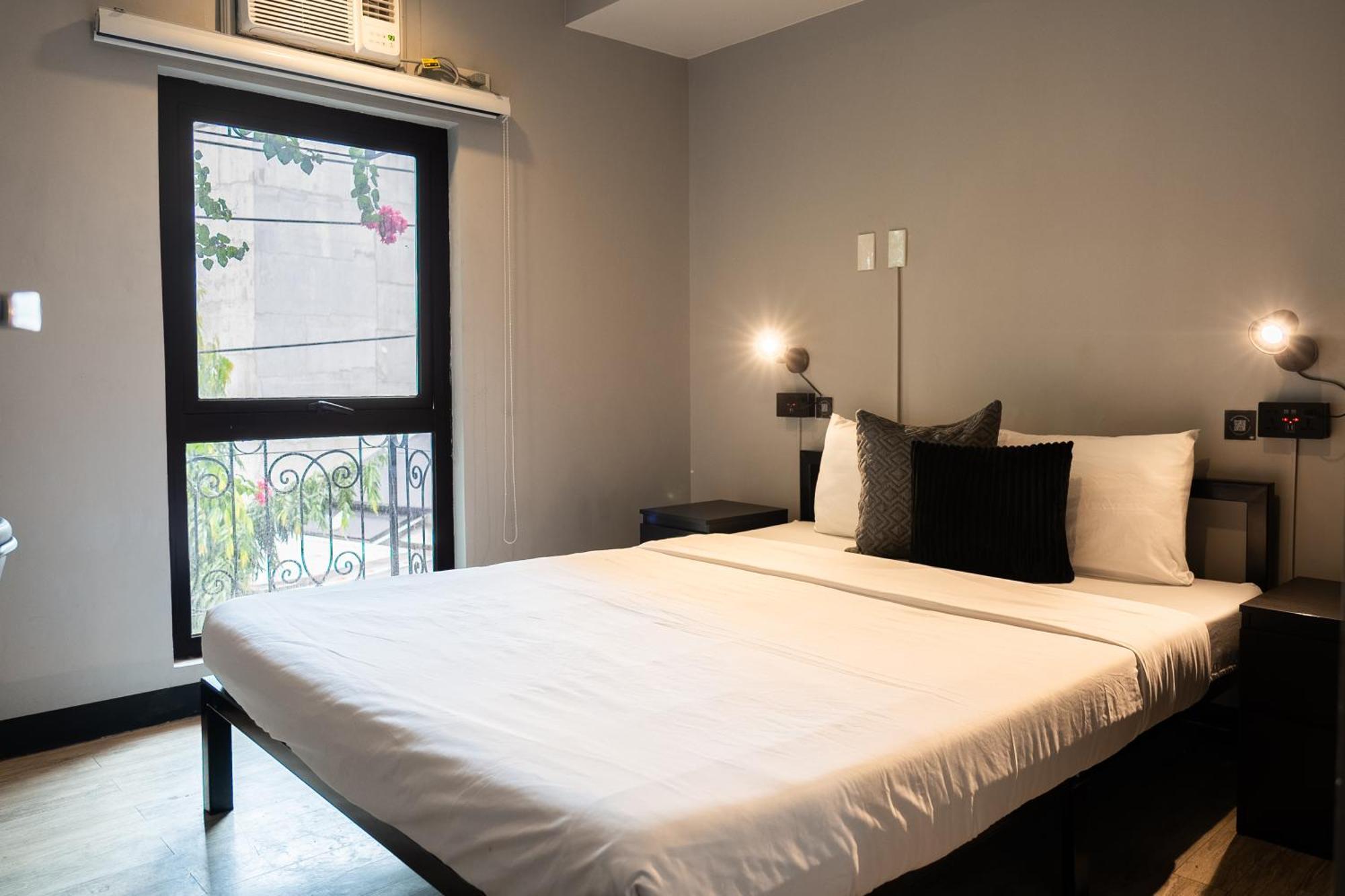 Albergue Mad Monkey Manila Makati City Exterior foto